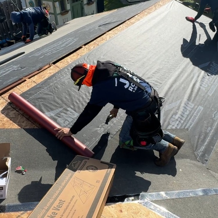 Roofing in Hazel Park, MI