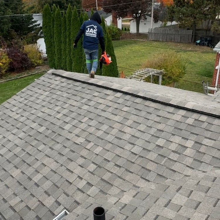 Roofing in Hazel Park, MI
